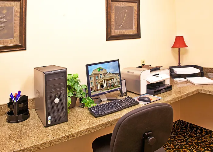 Holiday Inn Express & Suites Jacksonville By Ihg