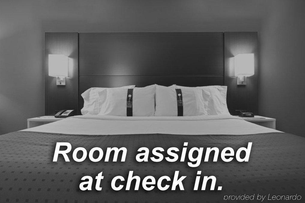 Express & Jacksonville By Ihg Hotel