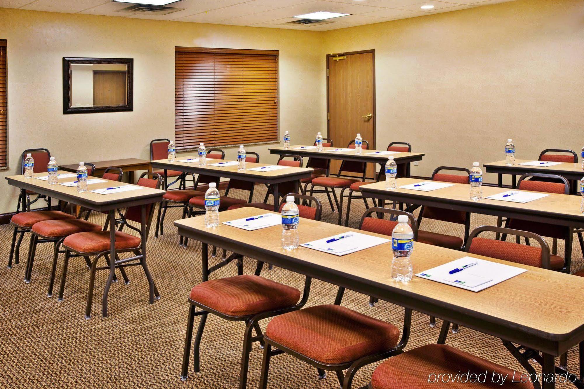 Express & Jacksonville By Ihg Hotel 3*