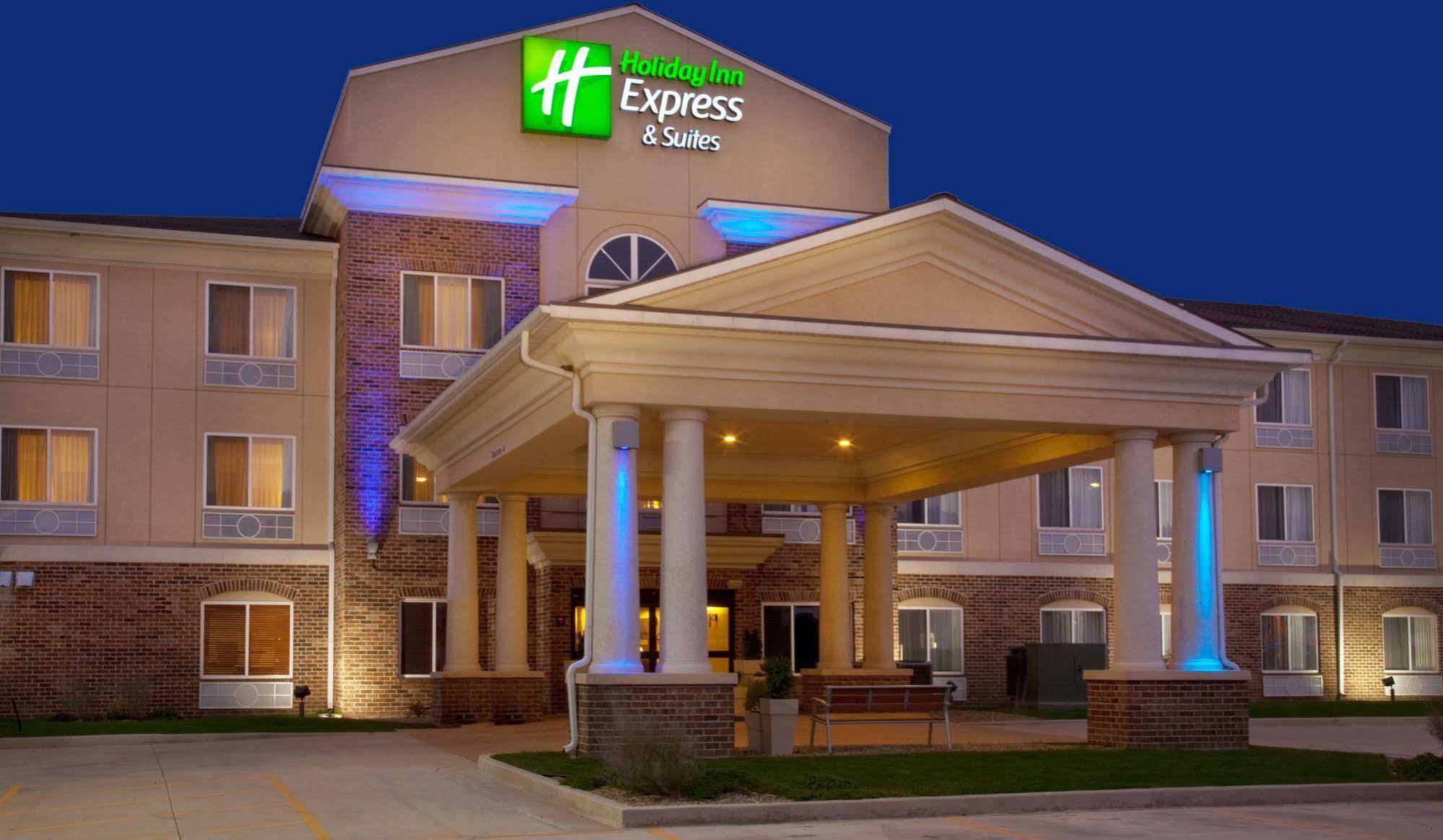 Hotel Express & Jacksonville By Ihg 3*
